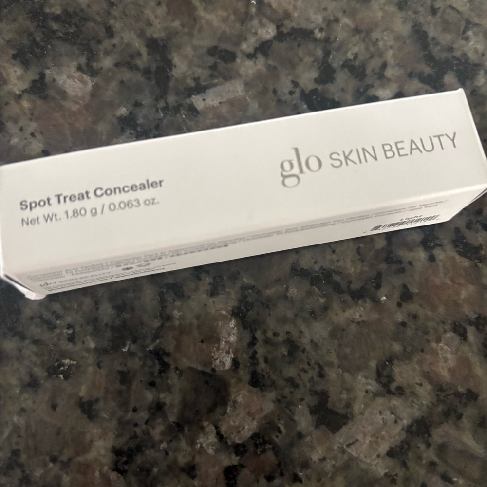 Glo Skin Beauty Spot Treat Concealer - light